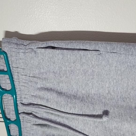 Aritzia Tna Gray Sweatpants with Elastic  Waistband Drawstring Joggers Athletic - Picture 4 of 8